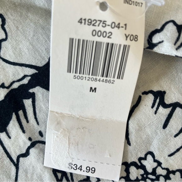 NWT Men’s Old Navy Black Floral Camp Button Up Hawaiian Short Sleeve Shirt Med - Picture 6 of 6